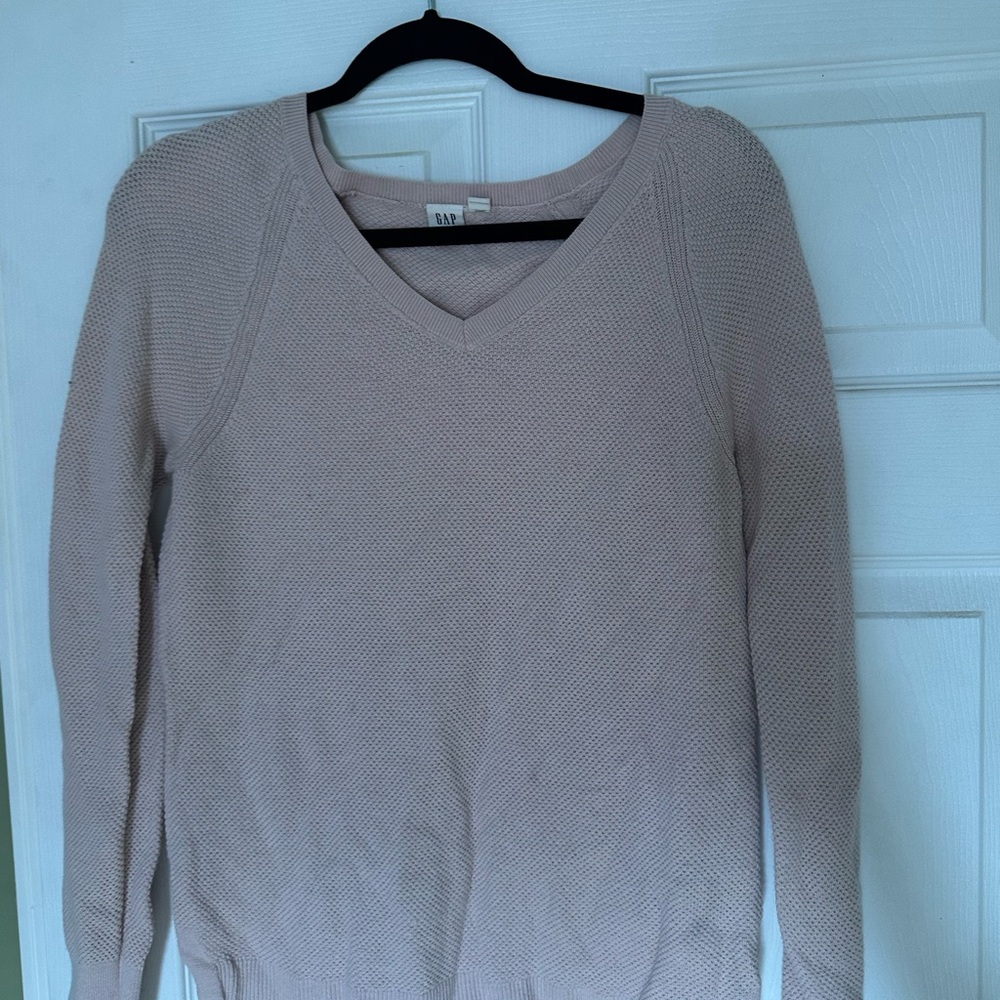 Women's V-Neck Sweater - Light Pink
